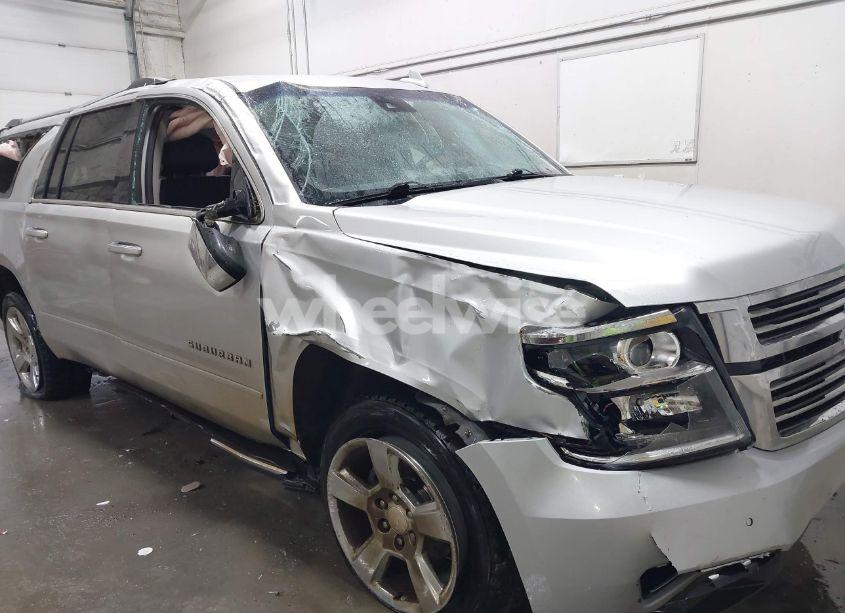 Photo 6 of 2017 Chevrolet Suburban PREMIER (VIN 1GNSKJKC0HR179235)