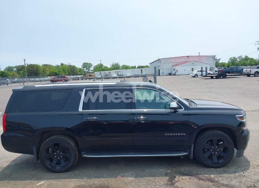 Photo 13 of 2017 Chevrolet Suburban PREMIER (VIN 1GNSKJKC0HR266648)