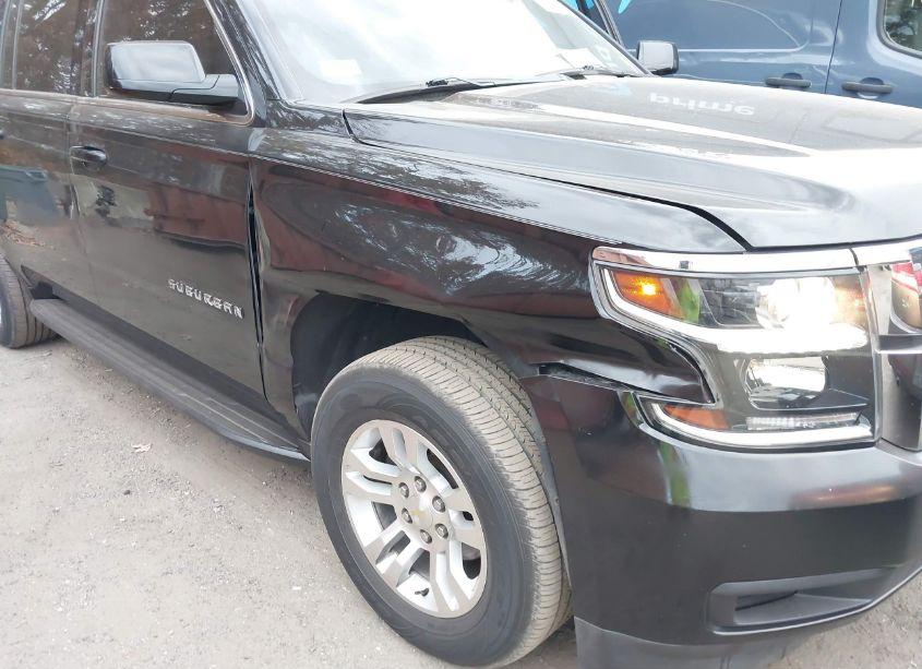 Photo 6 of 2015 Chevrolet Suburban 1500 LT (VIN 1GNSKJKC1FR256627)