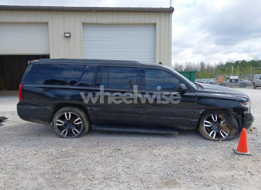 Photo 13 of 2018 Chevrolet Suburban PREMIER (VIN 1GNSKJKC1JR231686)