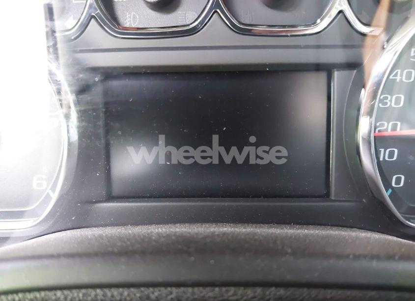 Photo 7 of 2018 Chevrolet Suburban PREMIER (VIN 1GNSKJKC1JR231686)