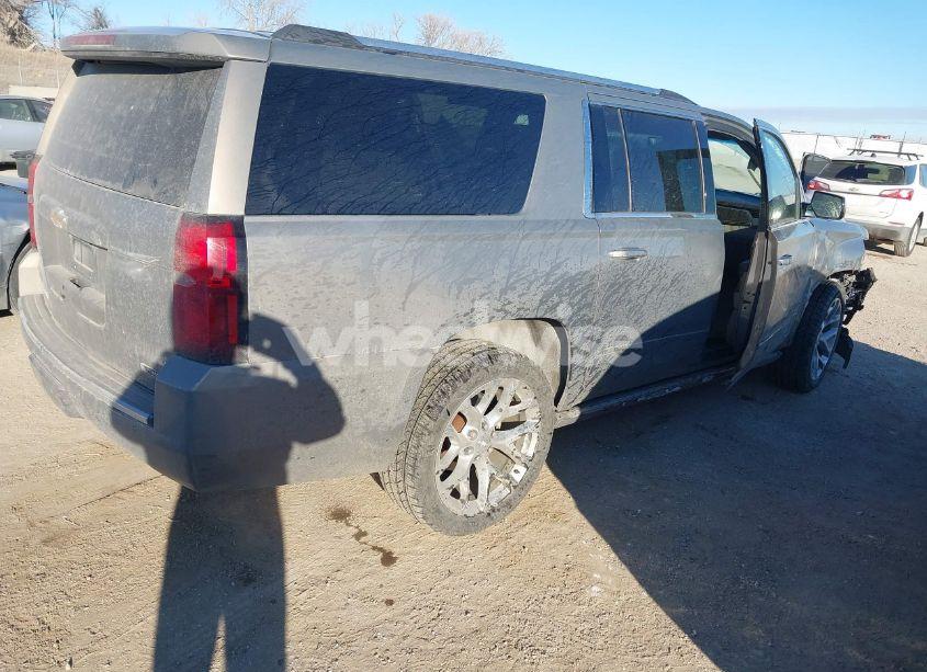 Photo 4 of 2018 Chevrolet Suburban PREMIER (VIN 1GNSKJKC1JR278829)