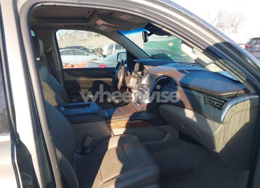 Photo 5 of 2018 Chevrolet Suburban PREMIER (VIN 1GNSKJKC1JR278829)