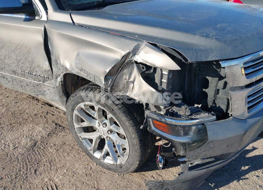 Photo 6 of 2018 Chevrolet Suburban PREMIER (VIN 1GNSKJKC1JR278829)