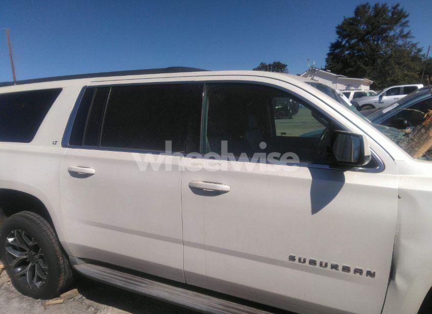 Photo 12 of 2015 Chevrolet Suburban 1500 LT (VIN 1GNSKJKC2FR193702)