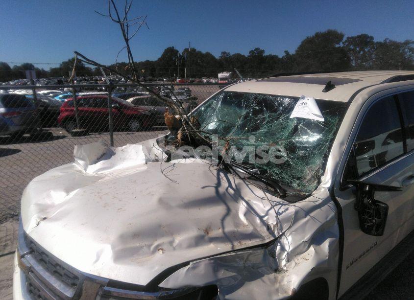 Photo 6 of 2015 Chevrolet Suburban 1500 LT (VIN 1GNSKJKC2FR193702)