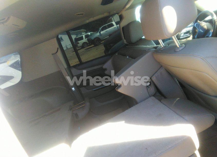 Photo 8 of 2015 Chevrolet Suburban 1500 LT (VIN 1GNSKJKC2FR193702)