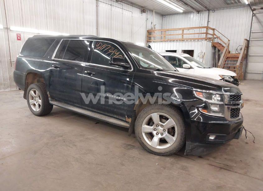 2015 Chevrolet Suburban 1500 LT (VIN 1GNSKJKC2FR561196) main photo
