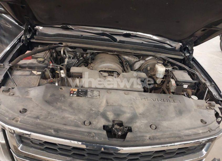 Photo 10 of 2015 Chevrolet Suburban 1500 LT (VIN 1GNSKJKC2FR561196)