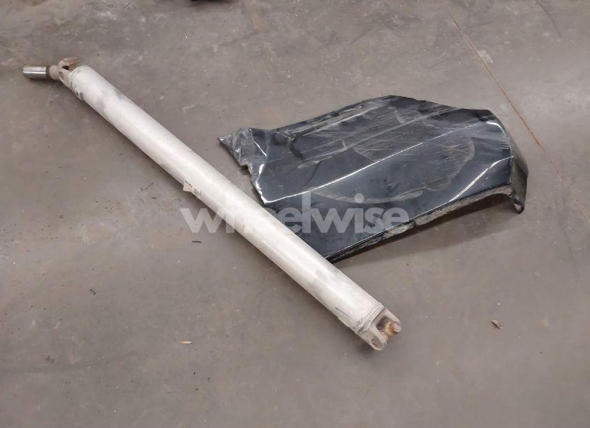 Photo 12 of 2015 Chevrolet Suburban 1500 LT (VIN 1GNSKJKC2FR561196)