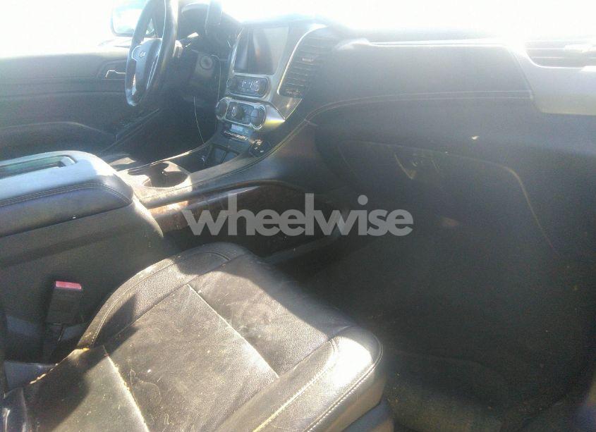 Photo 5 of 2015 Chevrolet Suburban 1500 LT (VIN 1GNSKJKC3FR141995)