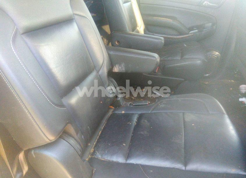 Photo 8 of 2015 Chevrolet Suburban 1500 LT (VIN 1GNSKJKC3FR141995)