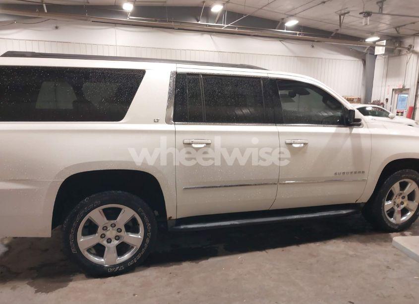 Photo 13 of 2015 Chevrolet Suburban 1500 LT (VIN 1GNSKJKC3FR177864)