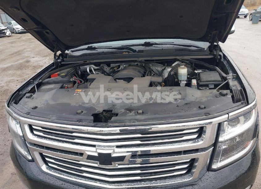 Photo 10 of 2016 Chevrolet Suburban LTZ (VIN 1GNSKJKC3GR221878)