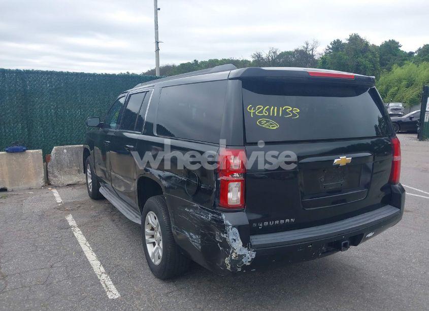 Photo 3 of 2015 Chevrolet Suburban 1500 LT (VIN 1GNSKJKC4FR152116)