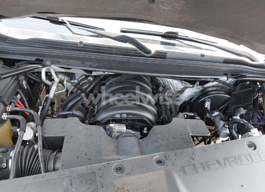 Photo 10 of 2015 Chevrolet Suburban 1500 LT (VIN 1GNSKJKC4FR222178)