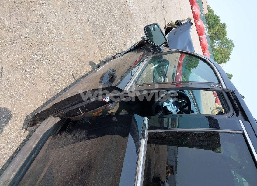 Photo 6 of 2015 Chevrolet Suburban 1500 LT (VIN 1GNSKJKC4FR222178)