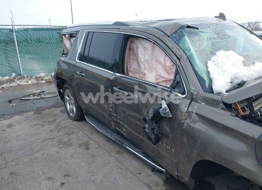 Photo 6 of 2016 Chevrolet Suburban LTZ (VIN 1GNSKJKC4GR275531)