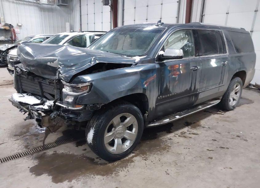 Photo 2 of 2019 Chevrolet Suburban PREMIER (VIN 1GNSKJKC4KR288417)