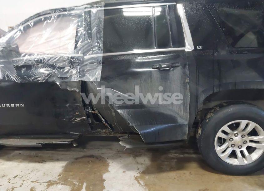 Photo 6 of 2015 Chevrolet Suburban 1500 LT (VIN 1GNSKJKC6FR219931)