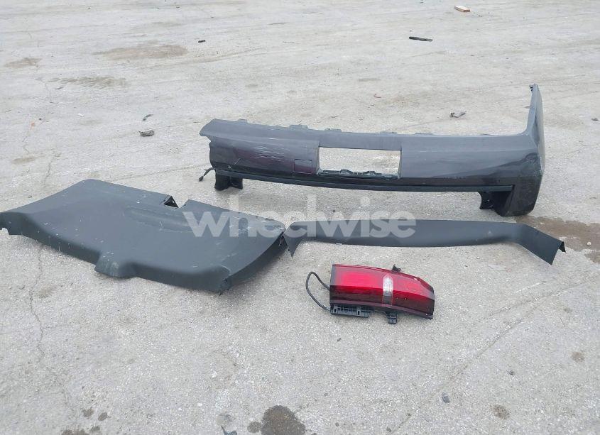 Photo 12 of 2015 Chevrolet Suburban 1500 LT (VIN 1GNSKJKC6FR717403)