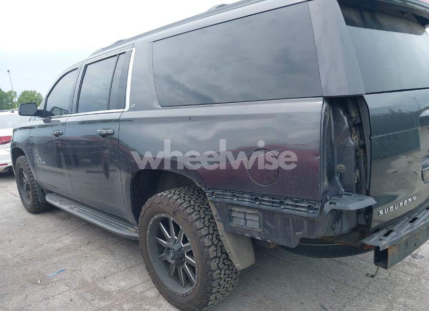 Photo 15 of 2015 Chevrolet Suburban 1500 LT (VIN 1GNSKJKC6FR717403)