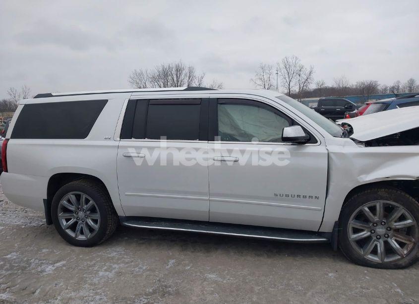 Photo 13 of 2016 Chevrolet Suburban LTZ (VIN 1GNSKJKC6GR325975)