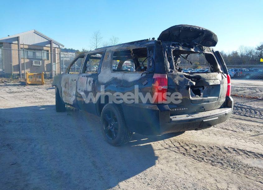 Photo 3 of 2016 Chevrolet Suburban LTZ (VIN 1GNSKJKC6GR350259)