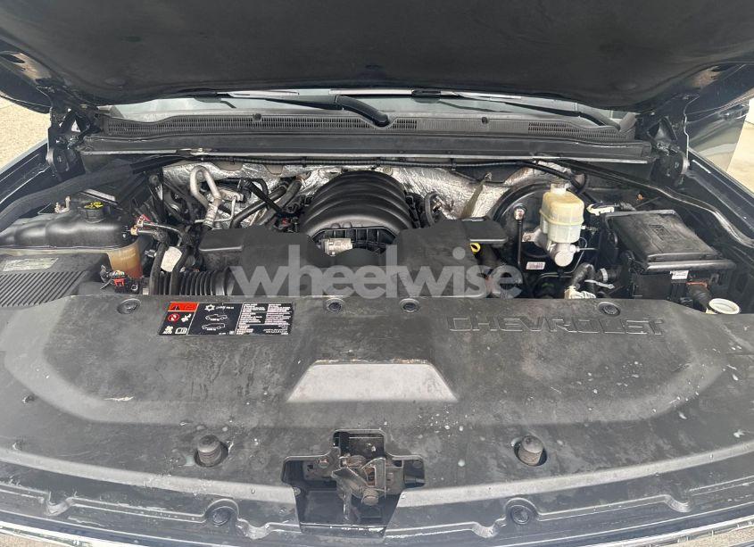 Photo 10 of 2015 Chevrolet Suburban K1500 LT (VIN 1GNSKJKC7FR205746)