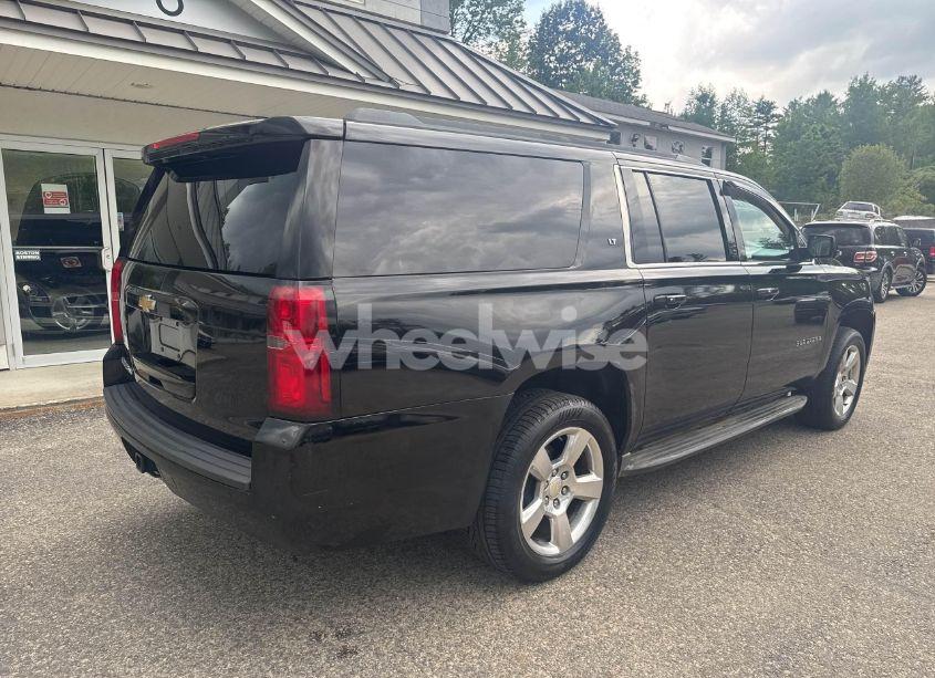 Photo 4 of 2015 Chevrolet Suburban K1500 LT (VIN 1GNSKJKC7FR205746)