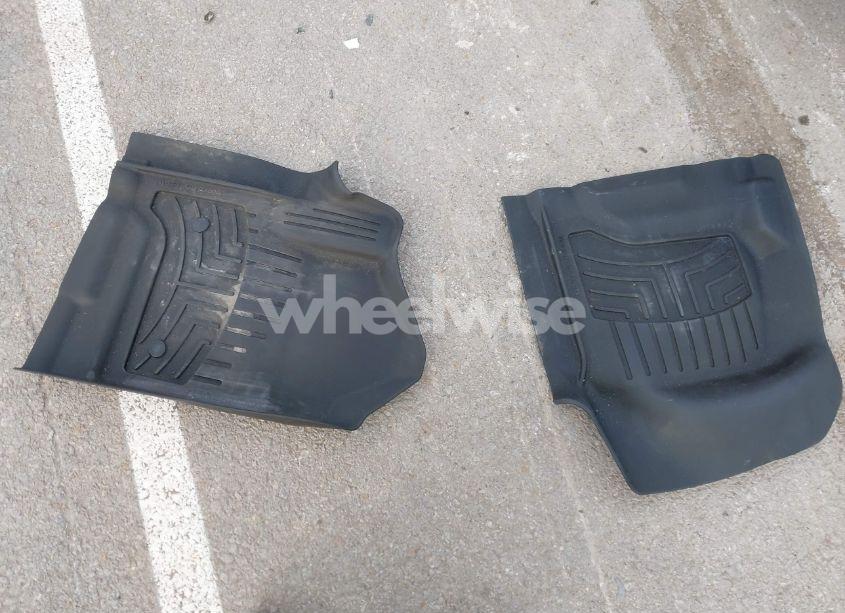 Photo 11 of 2016 Chevrolet Suburban LTZ (VIN 1GNSKJKC7GR187993)