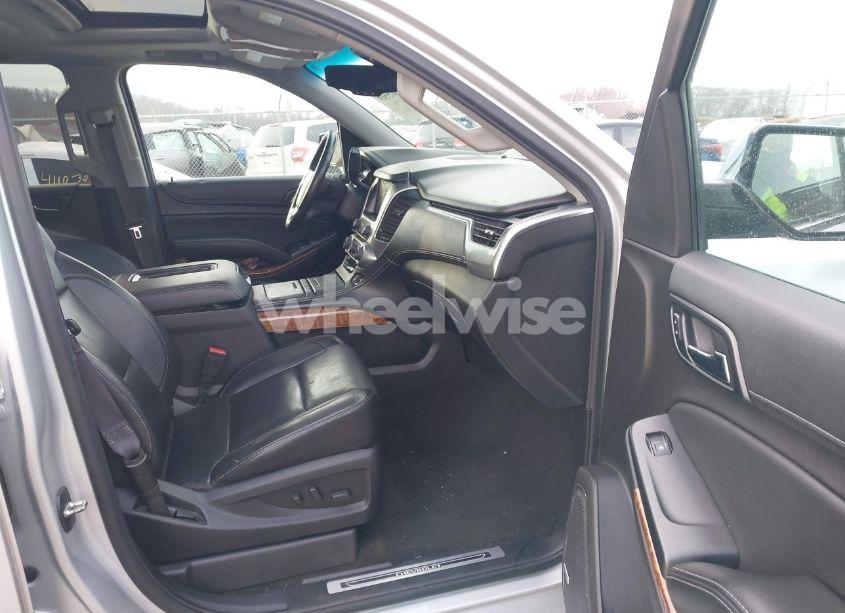 Photo 5 of 2016 Chevrolet Suburban LTZ (VIN 1GNSKJKC7GR187993)