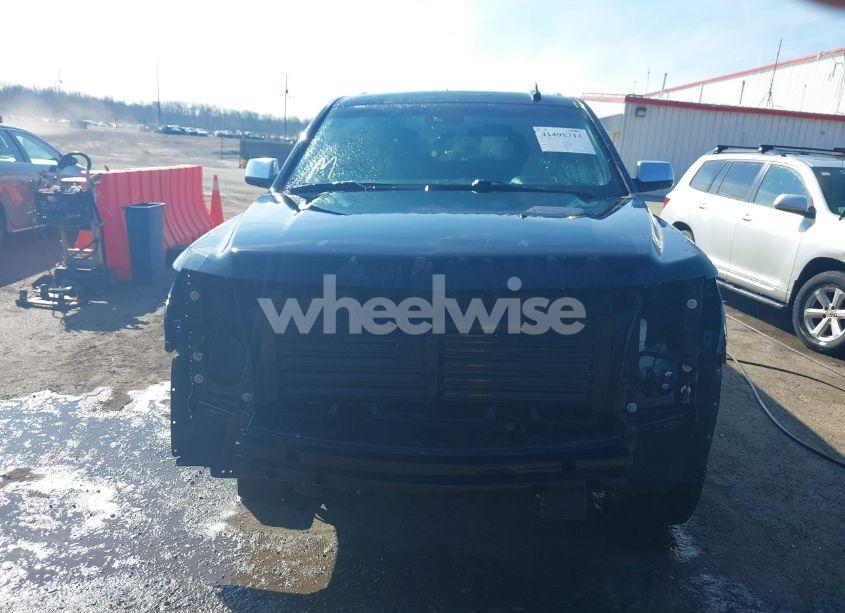 Photo 12 of 2019 Chevrolet Suburban PREMIER (VIN 1GNSKJKC7KR146269)