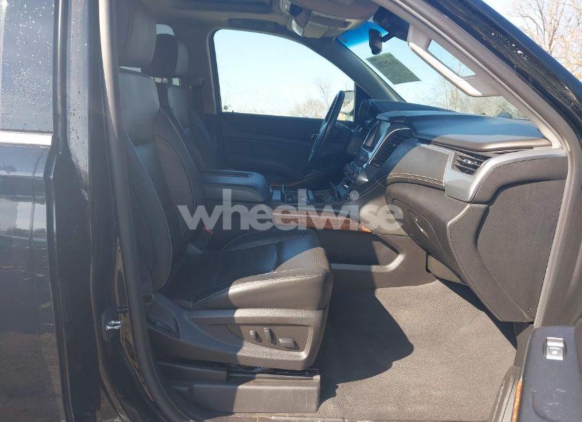 Photo 5 of 2019 Chevrolet Suburban PREMIER (VIN 1GNSKJKC7KR146269)