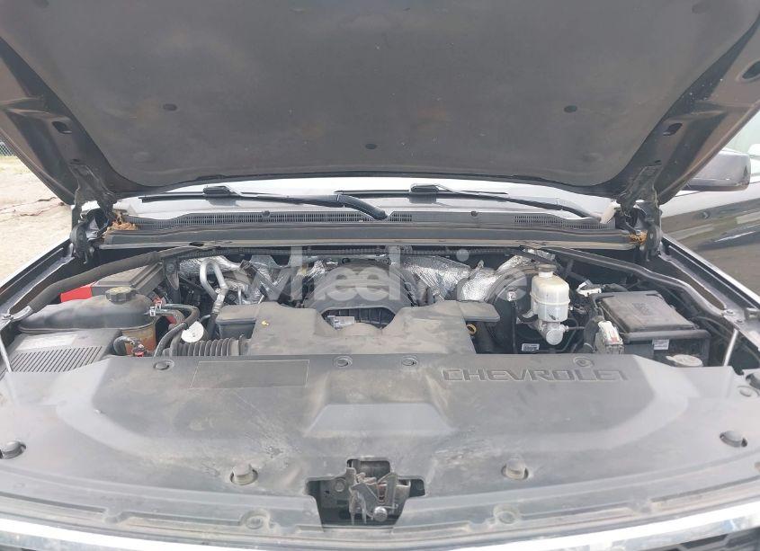 Photo 10 of 2015 Chevrolet Suburban 1500 LT (VIN 1GNSKJKC8FR275532)