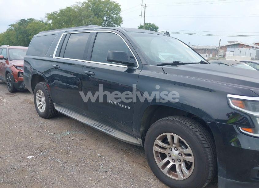 Photo 13 of 2015 Chevrolet Suburban 1500 LT (VIN 1GNSKJKC8FR275532)