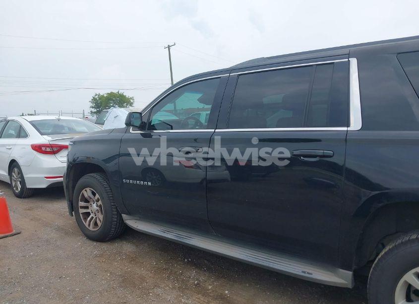 Photo 14 of 2015 Chevrolet Suburban 1500 LT (VIN 1GNSKJKC8FR275532)