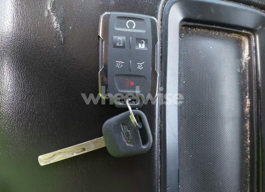 Photo 11 of 2015 Chevrolet Suburban 1500 LT (VIN 1GNSKJKC9FR245097)