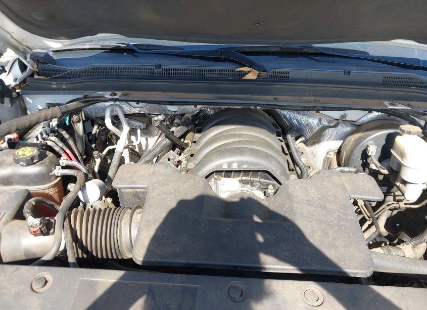 Photo 10 of 2015 Chevrolet Suburban 1500 LT (VIN 1GNSKJKC9FR577444)