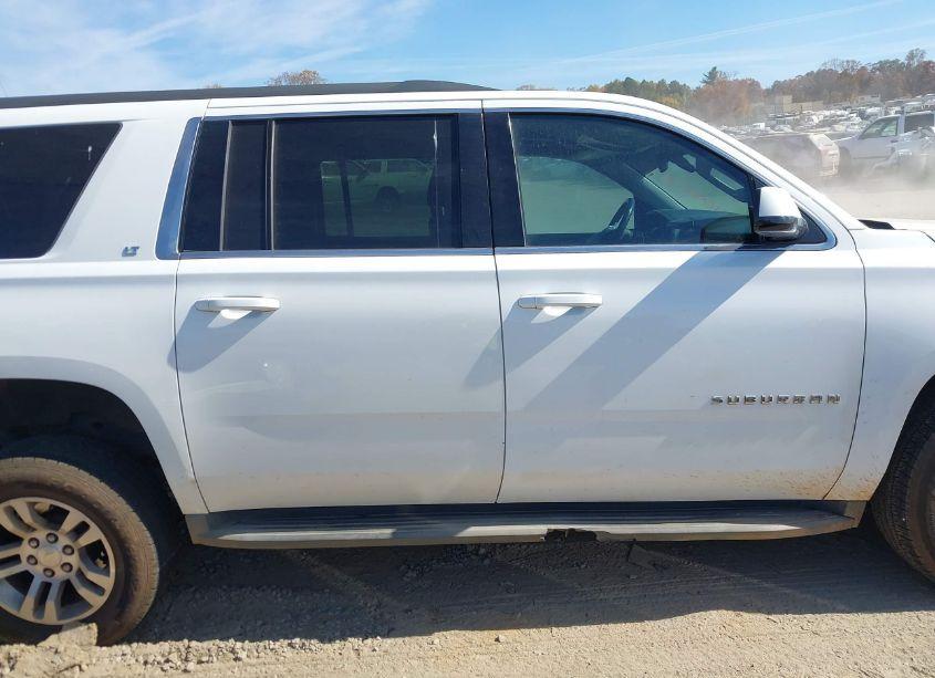 Photo 13 of 2015 Chevrolet Suburban 1500 LT (VIN 1GNSKJKC9FR577444)