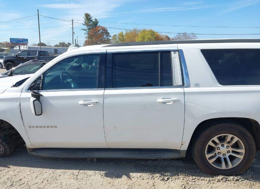 Photo 14 of 2015 Chevrolet Suburban 1500 LT (VIN 1GNSKJKC9FR577444)