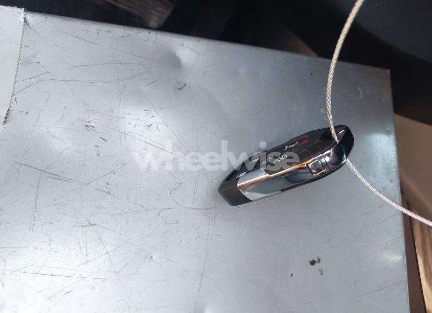 Photo 11 of 2015 Chevrolet Suburban 1500 LT (VIN 1GNSKJKC9FR597953)