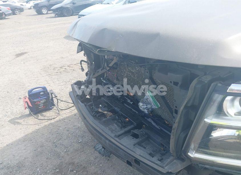 Photo 5 of 2016 Chevrolet Suburban LTZ (VIN 1GNSKJKC9GR255307)