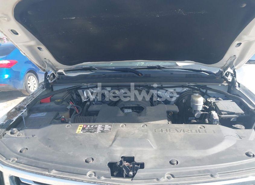 Photo 10 of 2018 Chevrolet Suburban PREMIER (VIN 1GNSKJKC9JR323192)