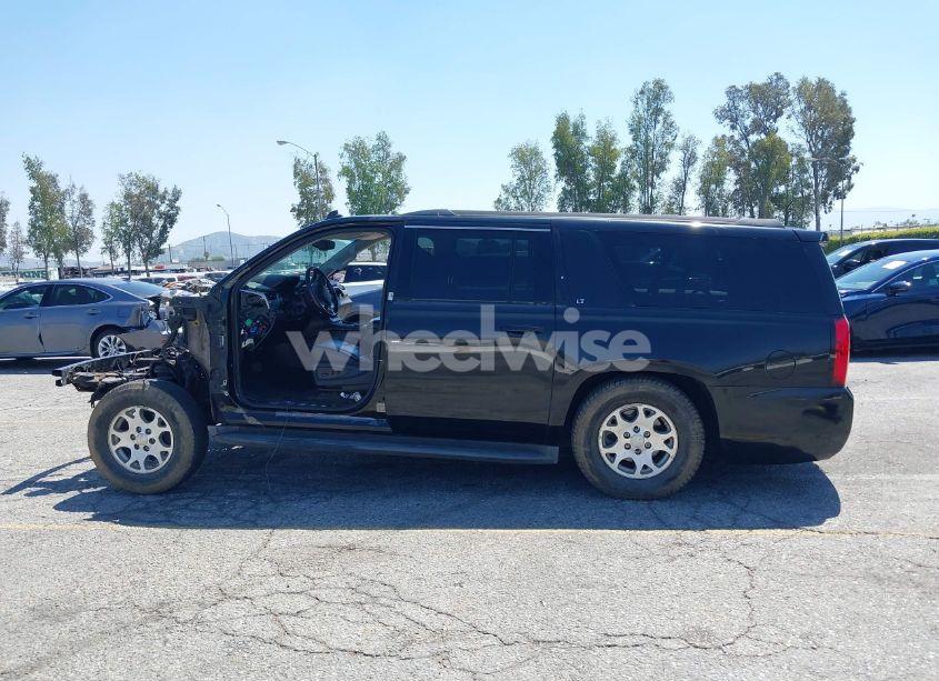 Photo 13 of 2015 Chevrolet Suburban 1500 LT (VIN 1GNSKJKCXFR298472)