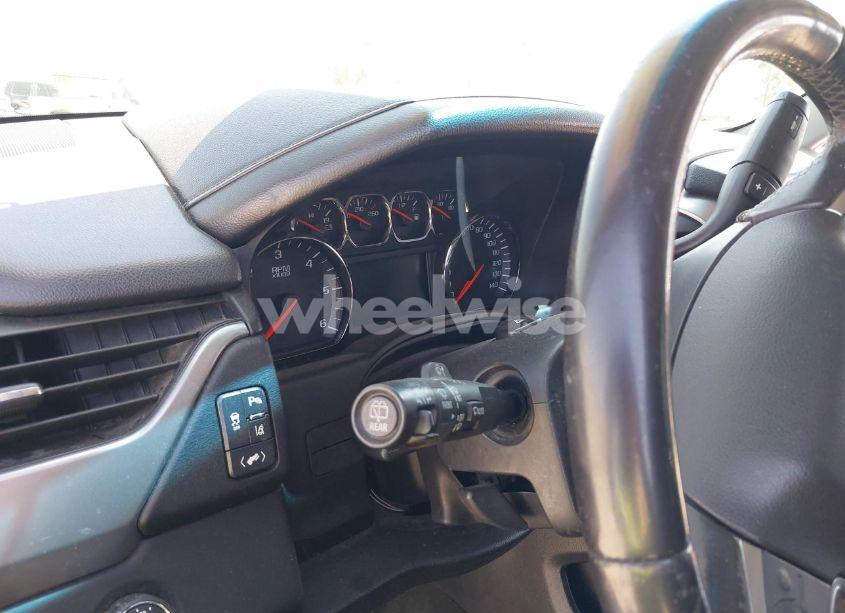 Photo 14 of 2015 Chevrolet Suburban 1500 LT (VIN 1GNSKJKCXFR298472)