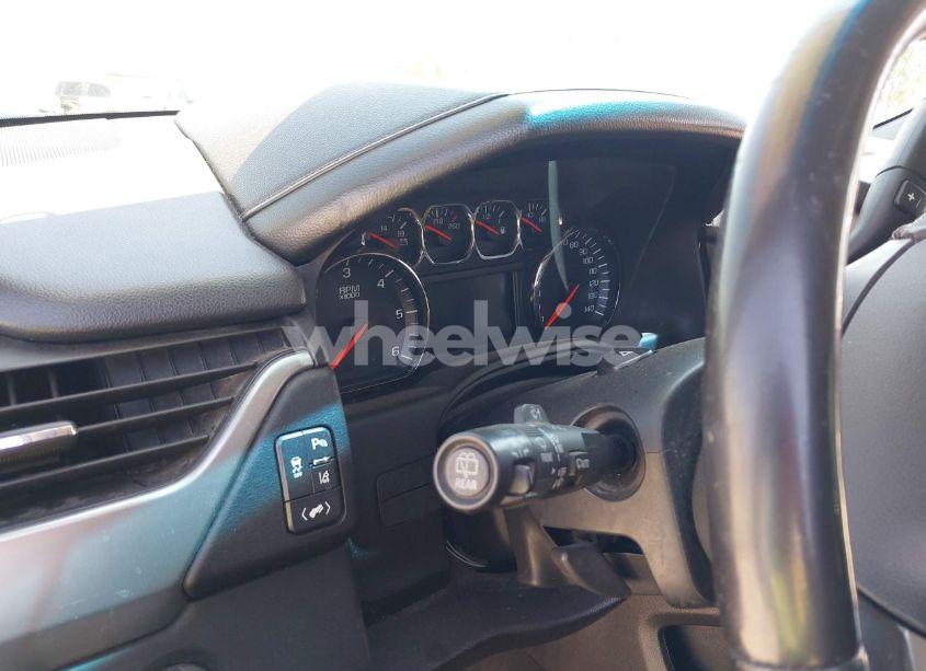 Photo 7 of 2015 Chevrolet Suburban 1500 LT (VIN 1GNSKJKCXFR298472)