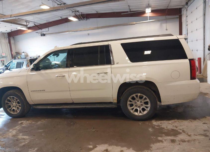 Photo 14 of 2015 Chevrolet Suburban 1500 LT (VIN 1GNSKJKCXFR659974)