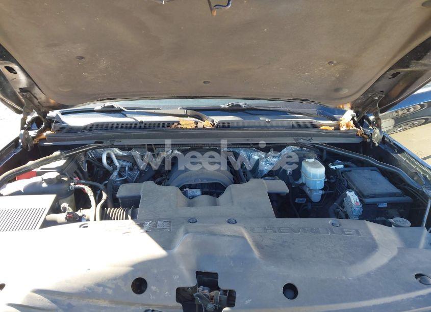 Photo 10 of 2015 Chevrolet Suburban 1500 LT (VIN 1GNSKJKCXFR746757)