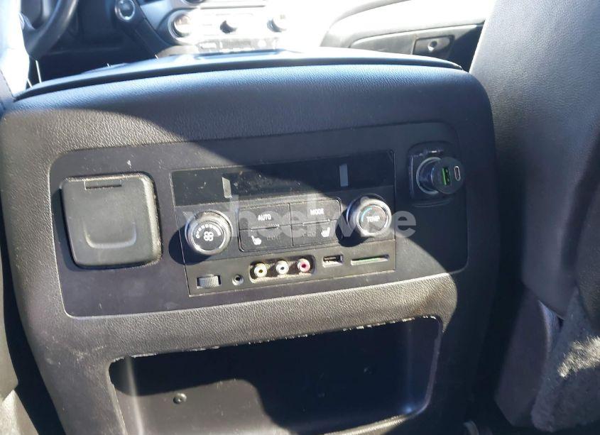 Photo 17 of 2015 Chevrolet Suburban 1500 LT (VIN 1GNSKJKCXFR746757)